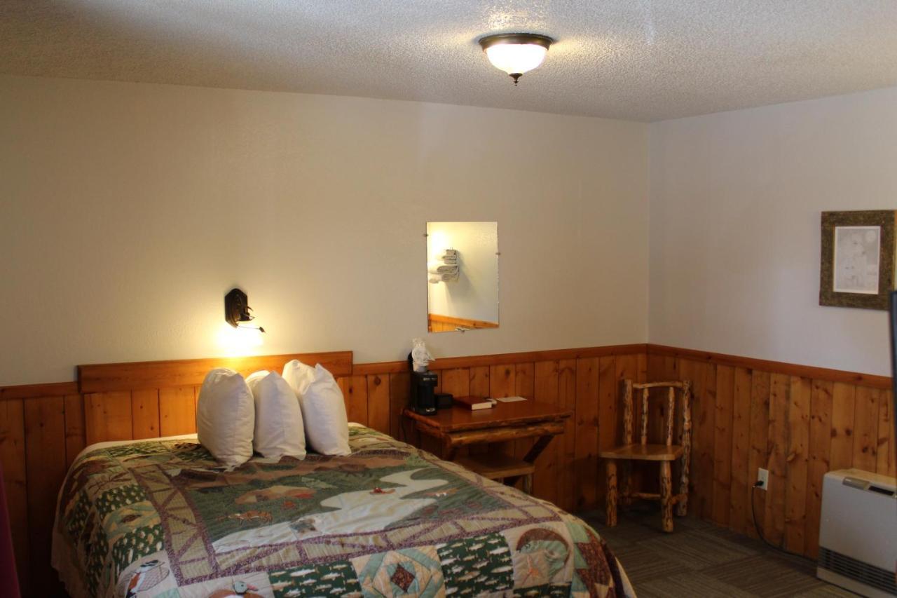 Alpine Motel Of Cooke City Εξωτερικό φωτογραφία