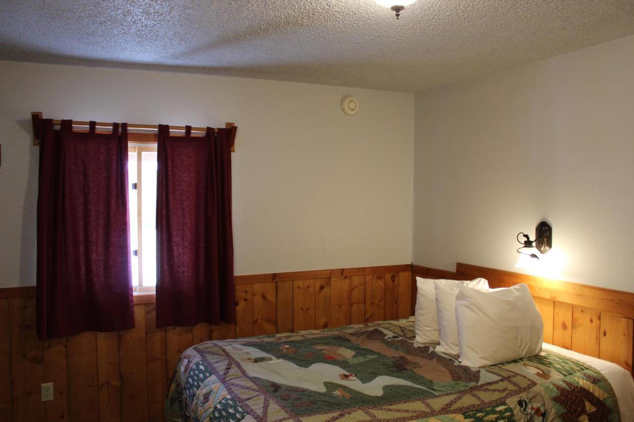 Alpine Motel Of Cooke City Εξωτερικό φωτογραφία