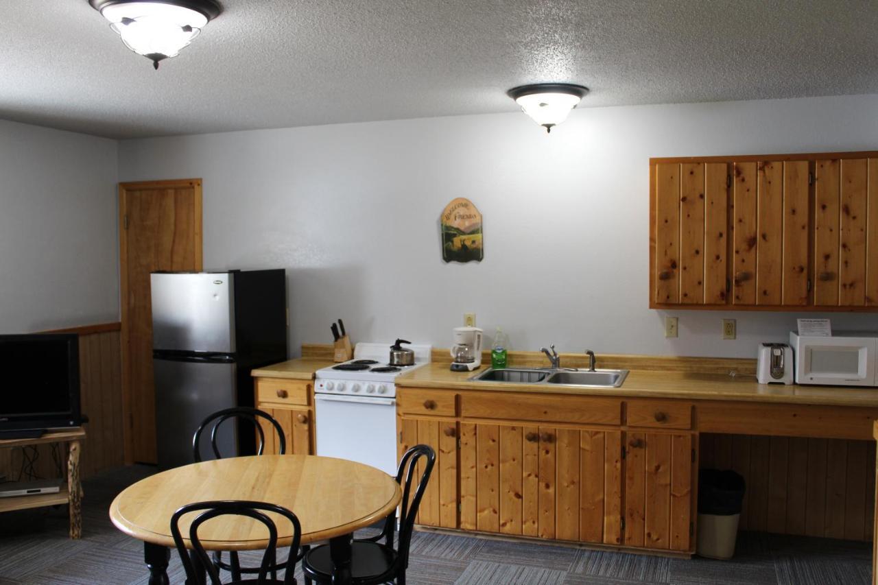 Alpine Motel Of Cooke City Εξωτερικό φωτογραφία